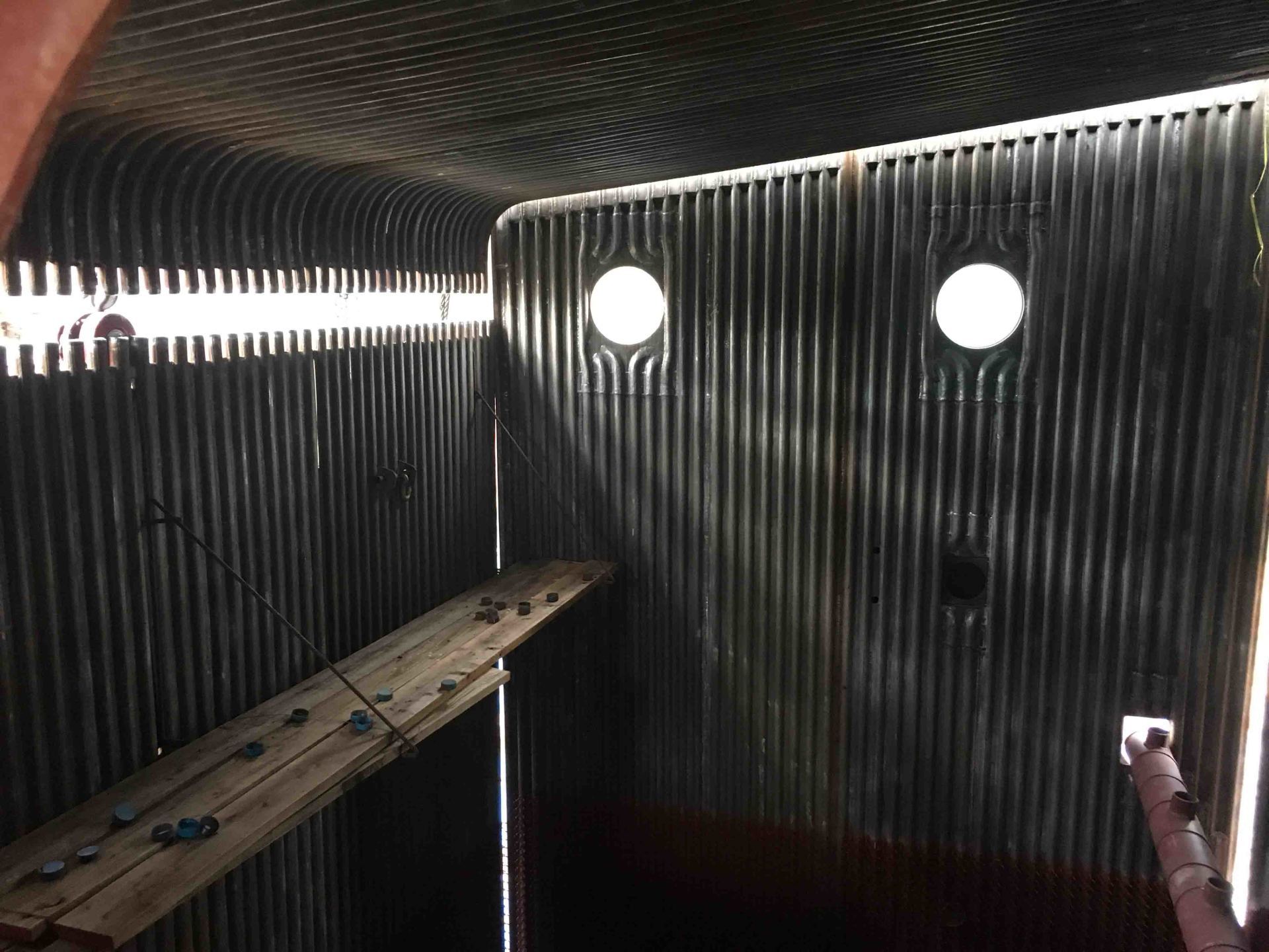 Field sealing of surfacing welding Field sealing of surfacing welding