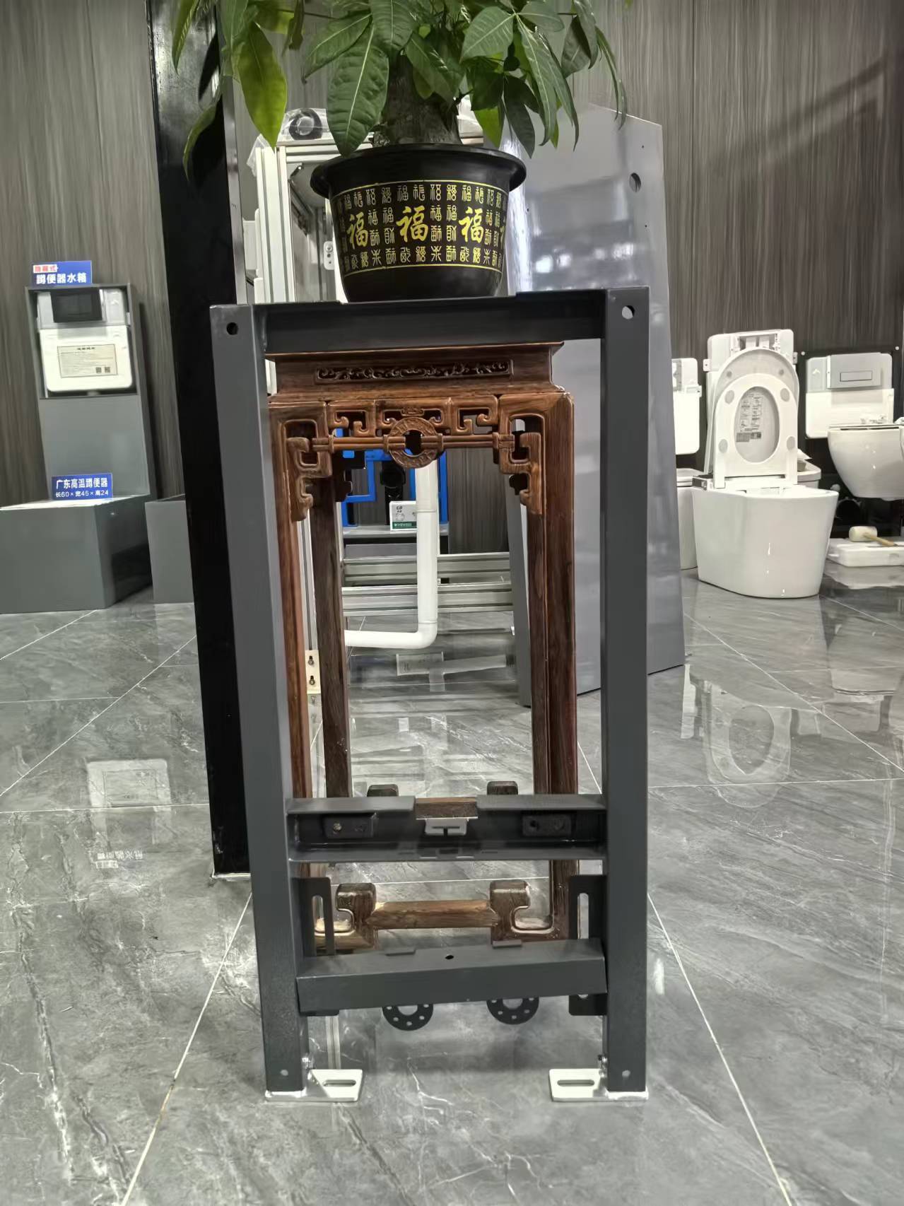 Women's cleaning device