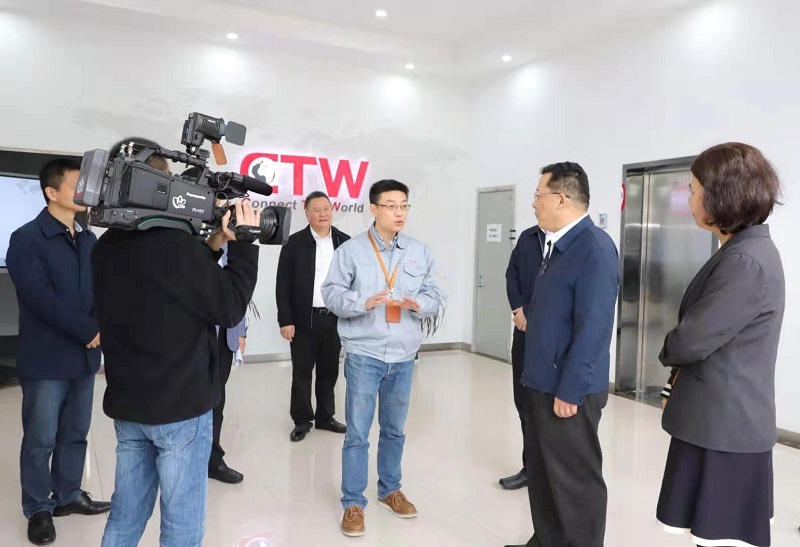 Warmly welcome Ding Chun, Mayor of Changzhou City, to visit CTW Electronics for research and guidance