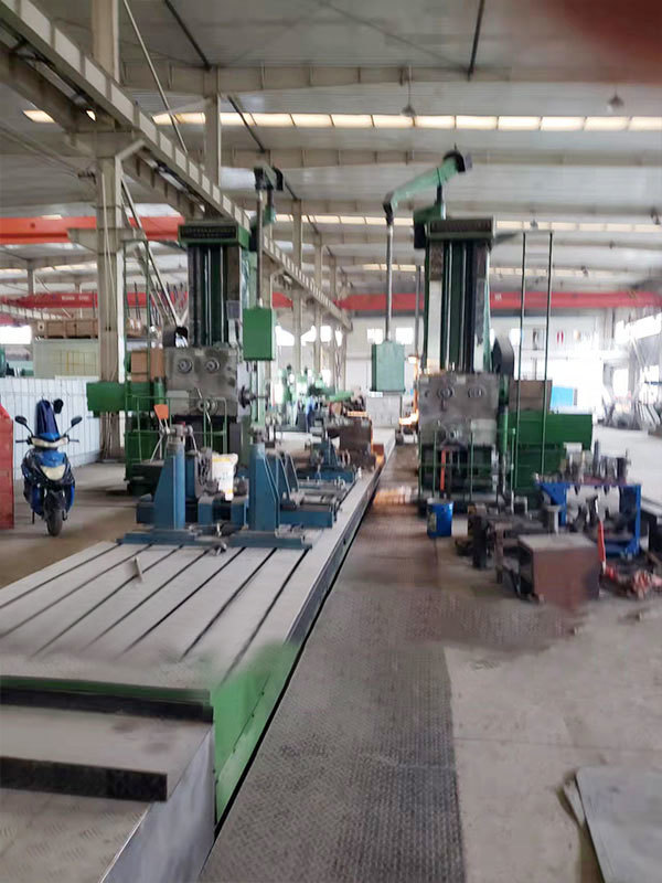 Large double gladiator bed for processing large pieces Large double gladiator bed for processing large pieces