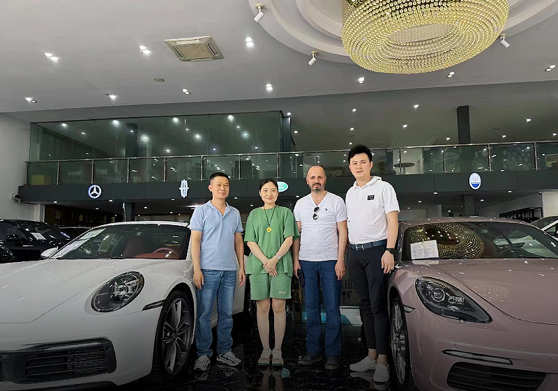Group photo of customers