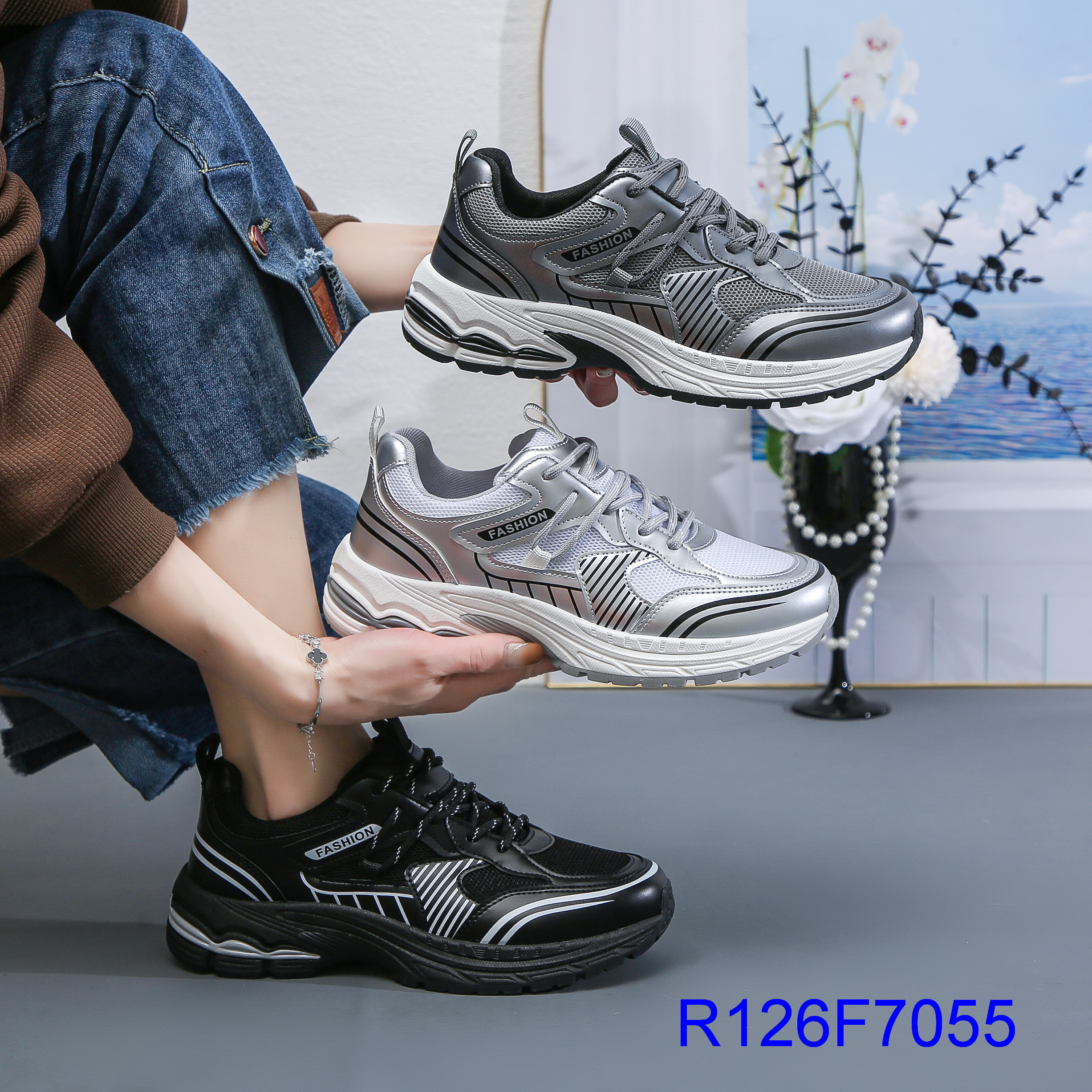 R126F7055