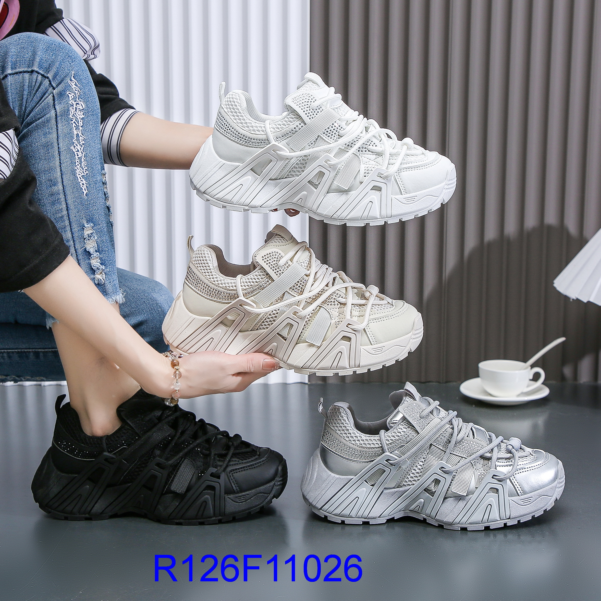 R126F11026