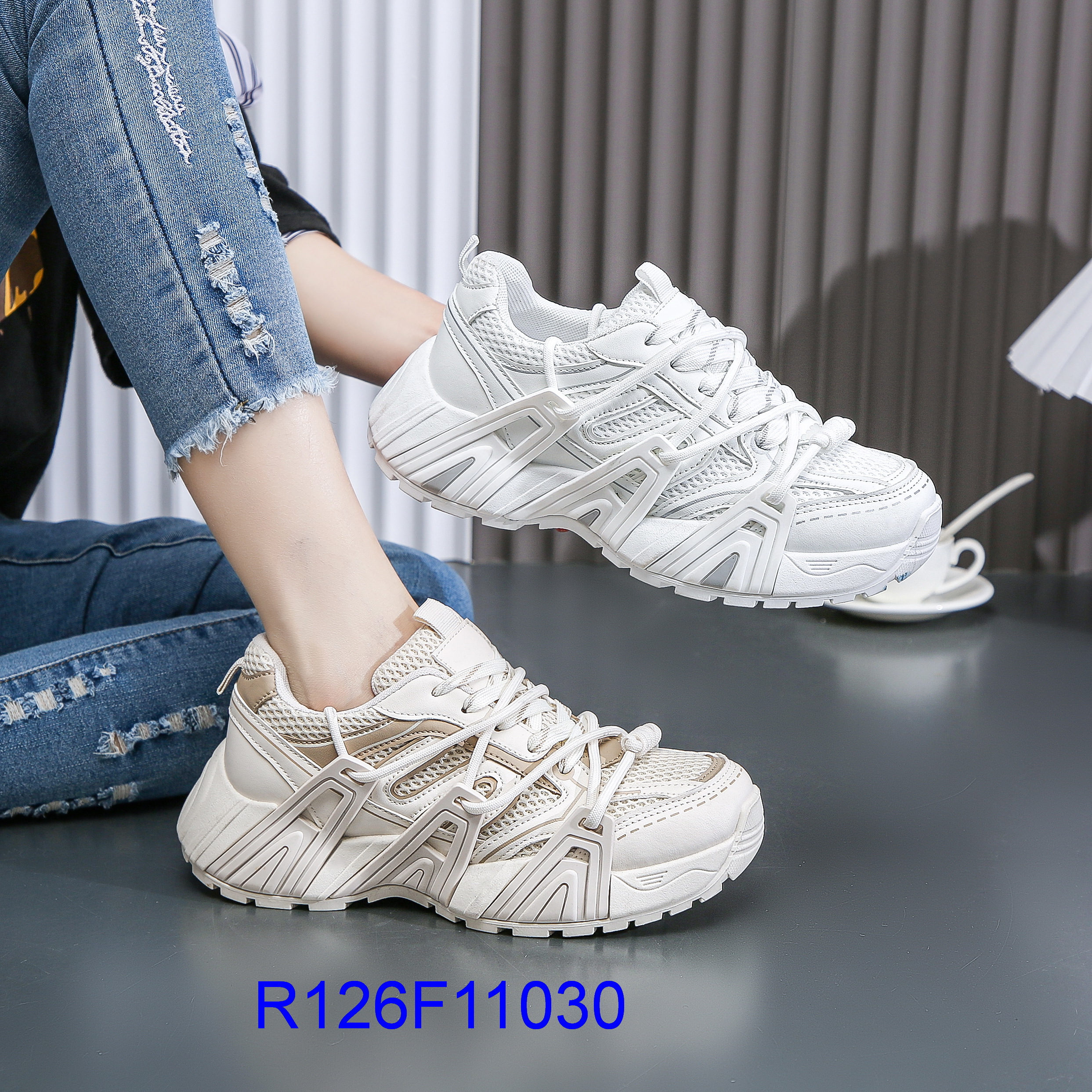 R126F11030