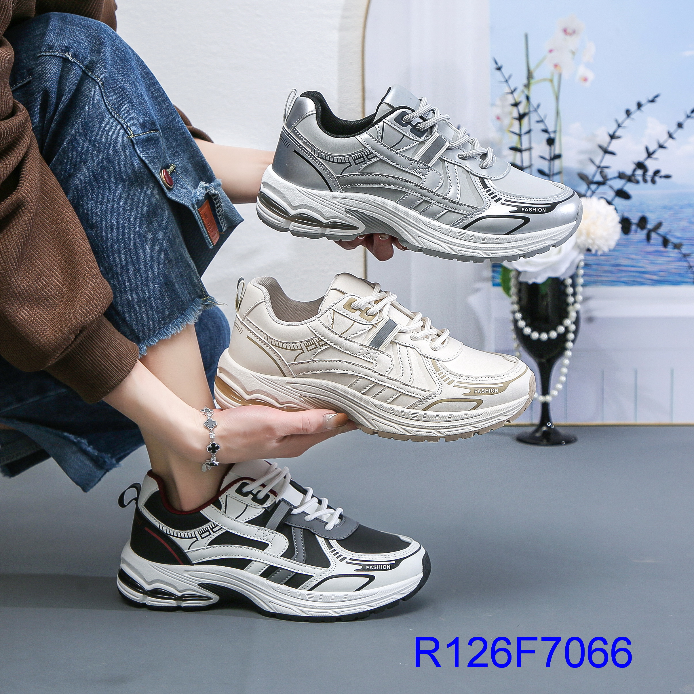R126F7066