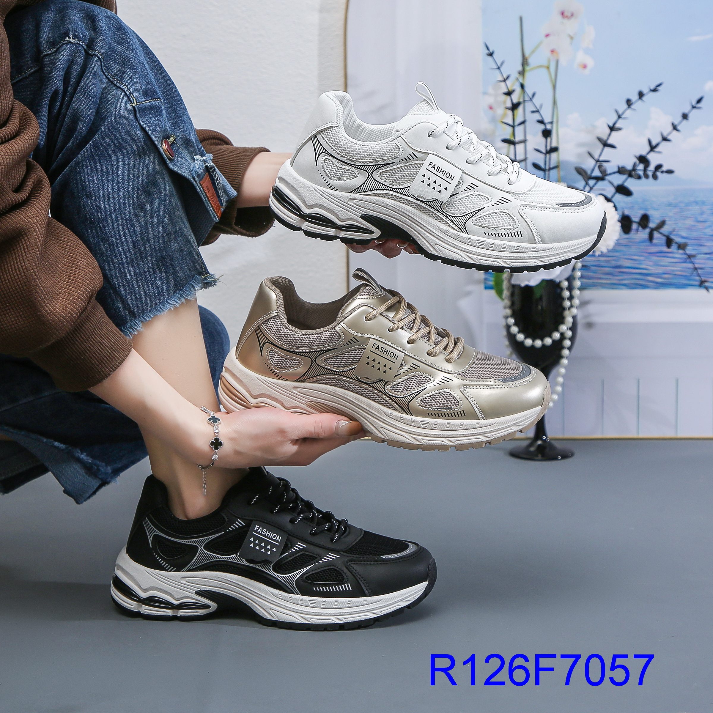 R126F7057