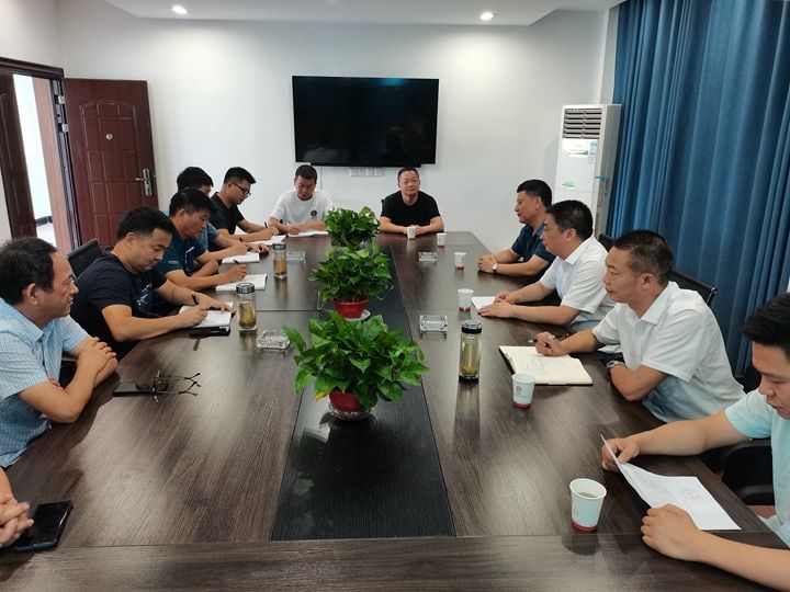 湖北富华建筑公司获授“湖北省高校毕业生就业见习基地”牌匾
