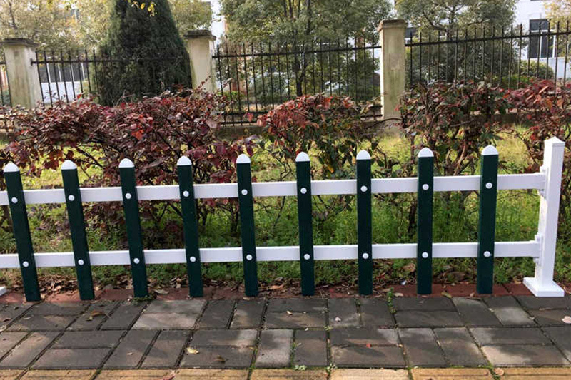 草坪護欄