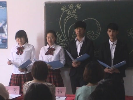 学校举办日韩英演讲比赛