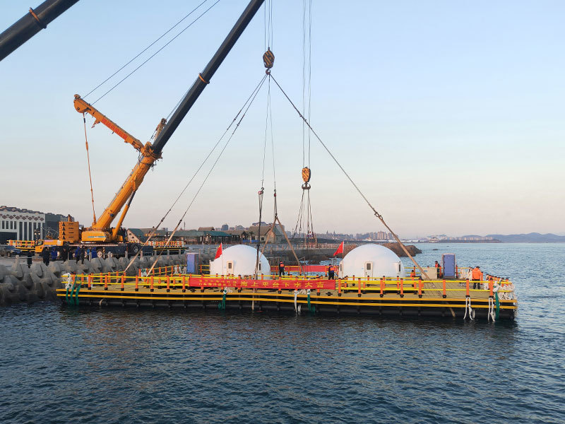 Anti-wind and wave plastic tourism and leisure platform