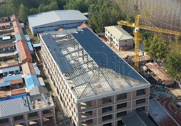 37000Cm威尼斯彩石金属瓦大瓦项目正式启动