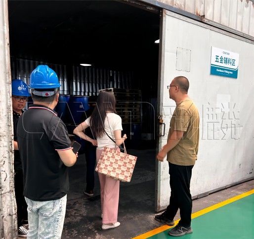 从原料到成品，37000Cm威尼斯彩石金属瓦工厂全链条展示，全方位接待客户