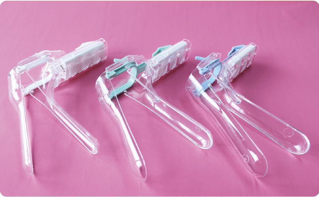 Vaginal Speculum with light source B