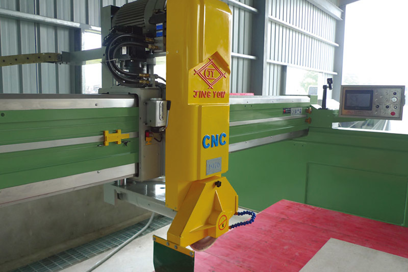 7--CNC桥式切割机（钢构型），CNC Stone Sawing Machine (Steel Frame Type)(1).jpg