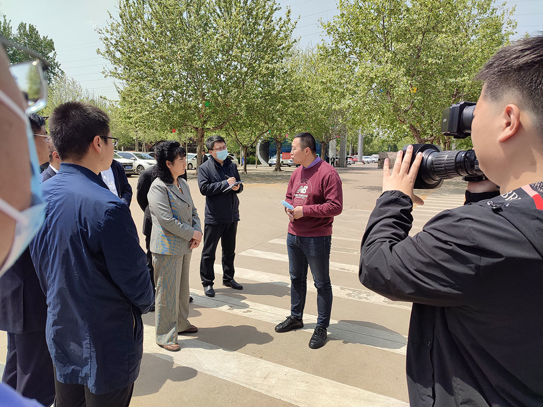 潍坊市副市长李平到公司调研