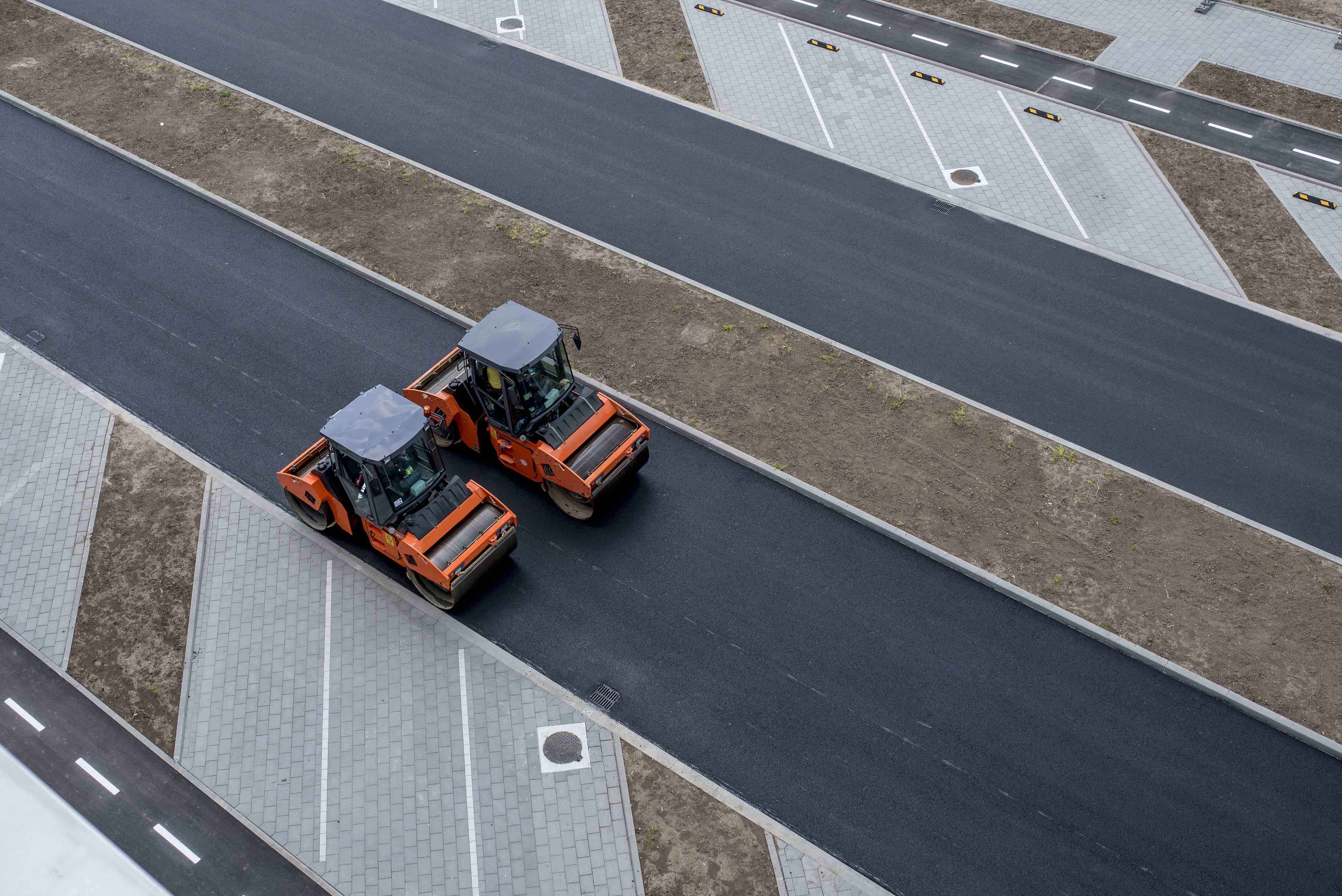 UHPC product for maintenance of airport runway