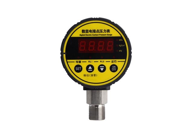 Digital display electric contact pressure gauge