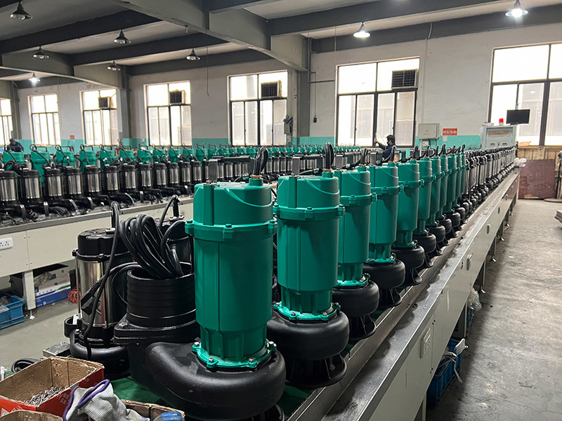 Packing submersible pump
