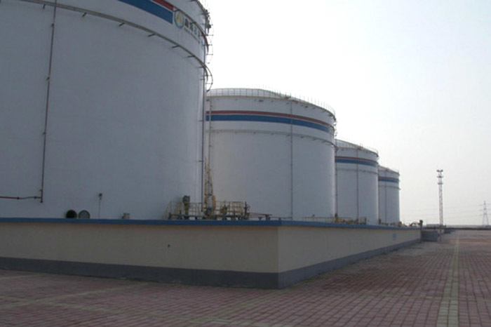 Report on construction progress of gasoline blending tank area