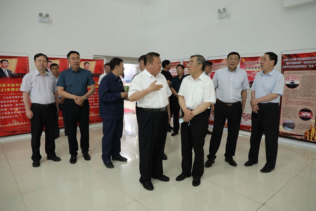 Ge Huibo, vice chairman of Hebei CPPCC, and his party went to Xinhai Holding Group for investigation