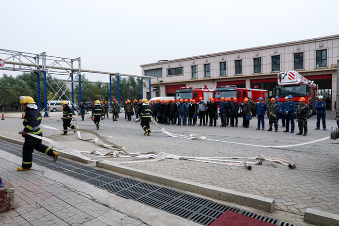 Cangzhou Fire Detachment and his party visited Xinhai Group for exchange