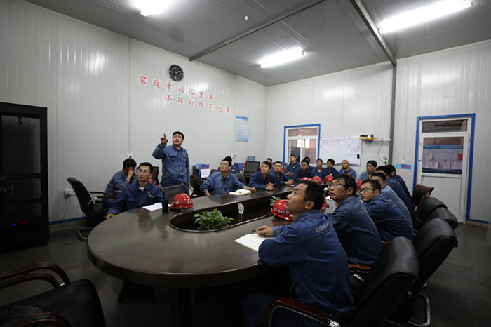 Organize staff training in maintenance workshop to improve equipment maintenance ability