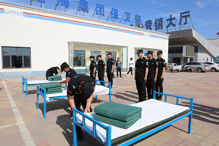 The Security Department organizes the management of the details of the housekeeping and queue competition.