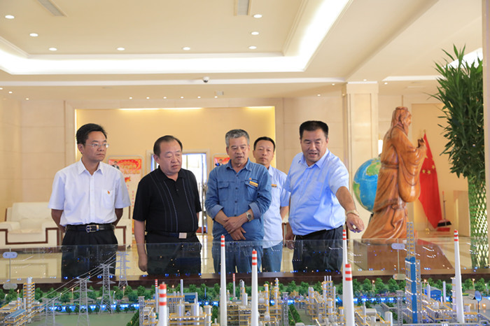 Mao Changjun, deputy director of Cangzhou Municipal People's Congress, and his party visited Xinhai Group to guide the work.