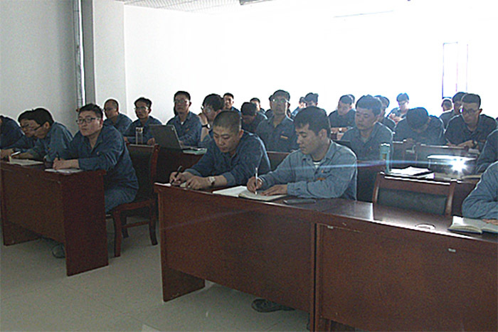 Catalytic joint workshop to carry out safety production monthly teaching activities