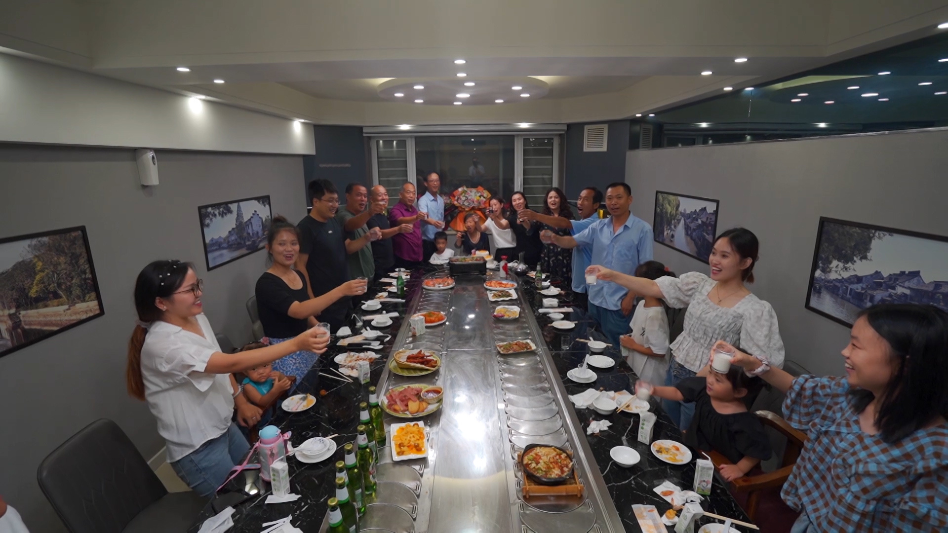 Xinhai Holding Group issues birthday benefits to employees' parents, filial piety and respect for the elderly