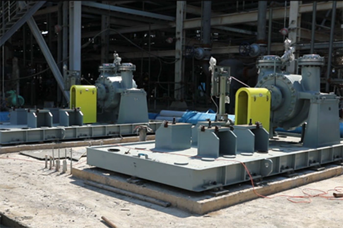 Installation of hydrocarbon circulating pump and sulfuric acid circulating pump on site