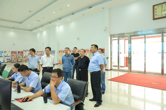 Mao Changjun, deputy director of Cangzhou Municipal People's Congress, and his party visited Xinhai Group to guide the work.