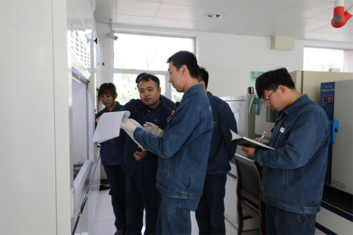Quality inspection department to carry out asphalt wax content determination operation training