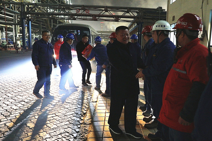 New Year's Eve Warm Xinhai-Chairman Zhan Guohai Sympathized with Front-line Employees
