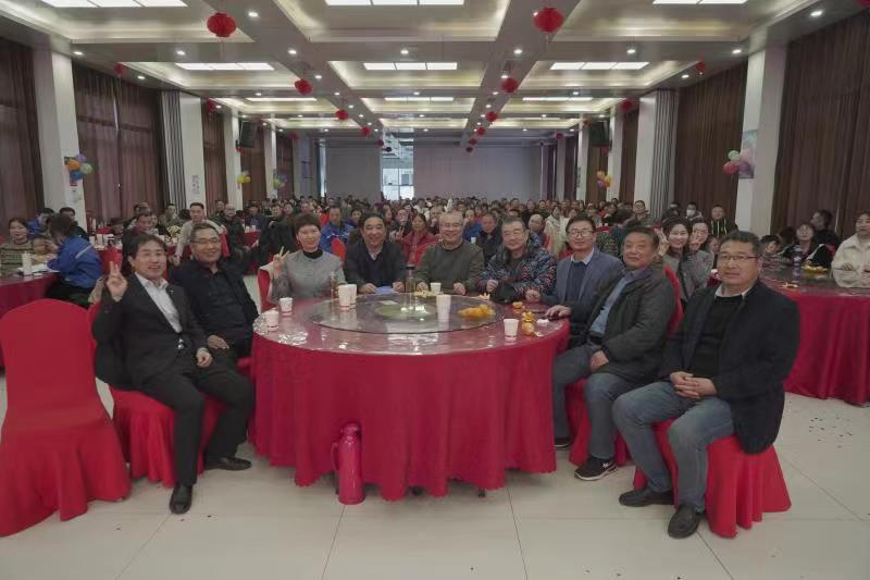 "Fifteen Years of Concentrate and Gather to Create Great Achievements, Sail and Break through Waves in New Era" Annual Meeting V