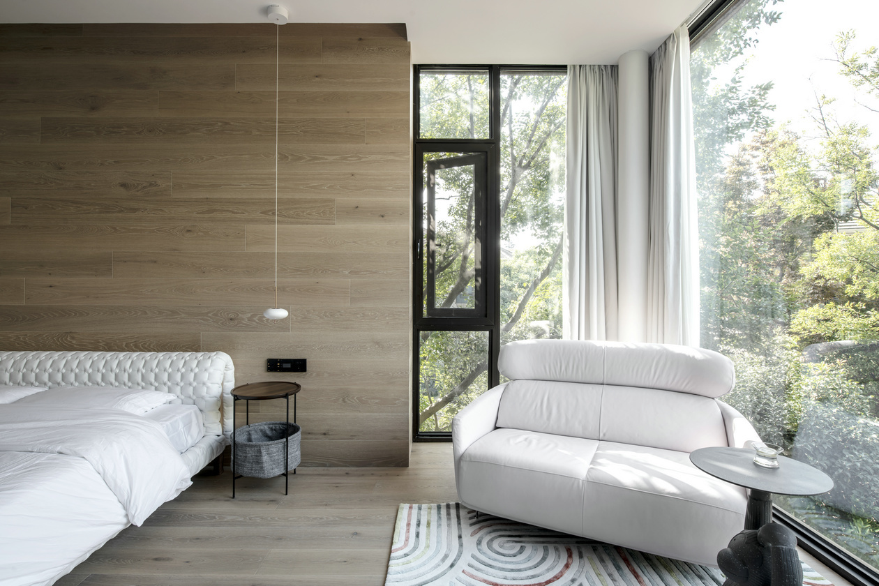 Sleek and Contemporary Penthouse Design in the USA
