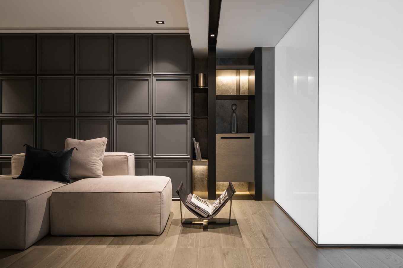 Modern decor style project in Moscow, Russia: 1800 sqm space