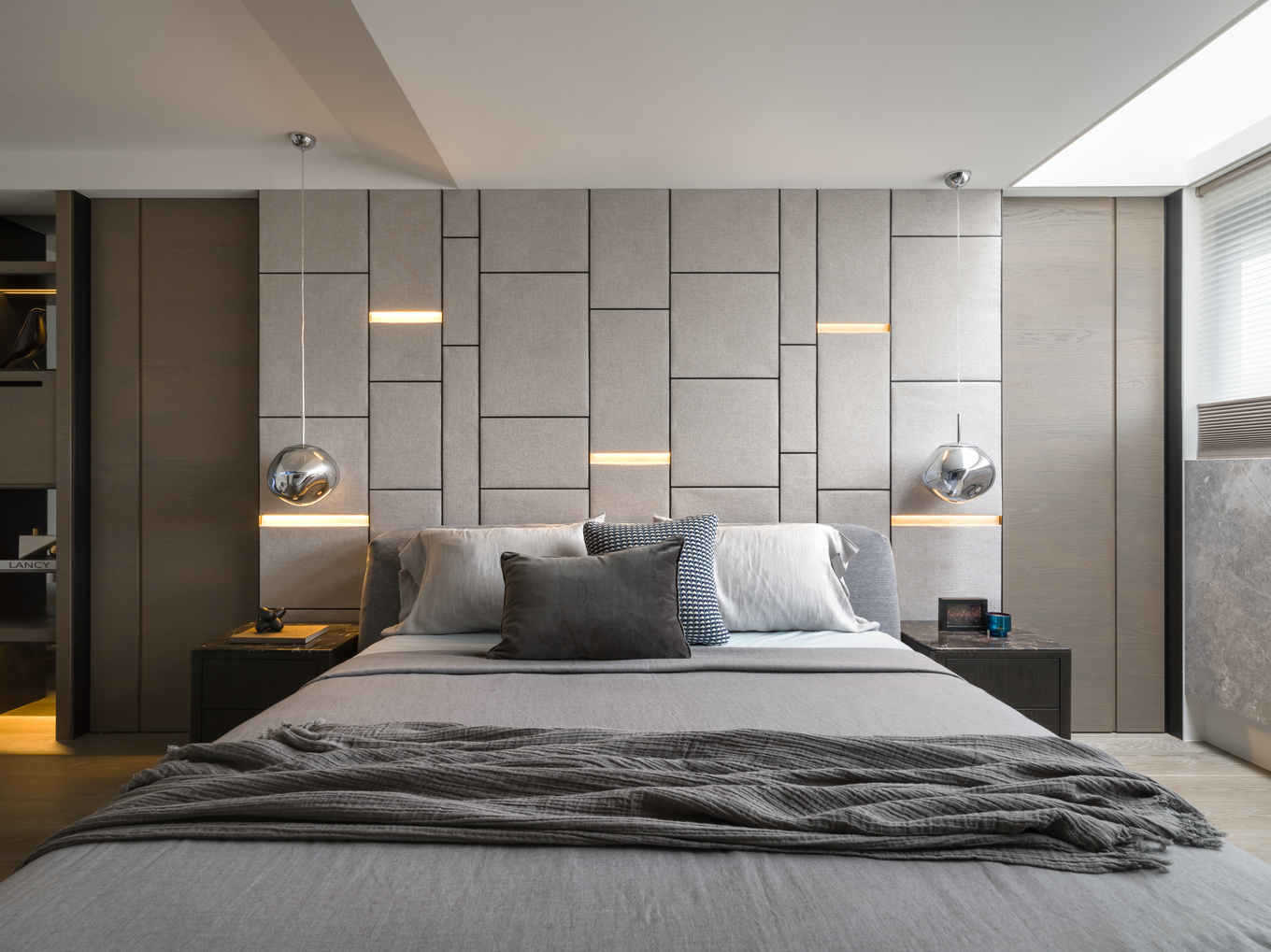 Modern decor style project in Moscow, Russia: 1800 sqm space
