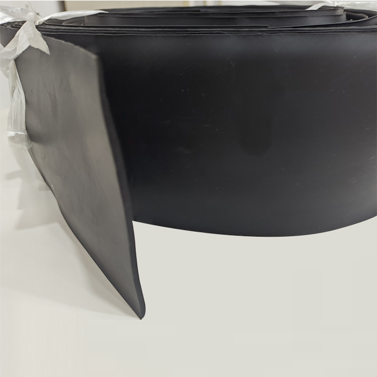 Rubber sealing strip of cold storage door
