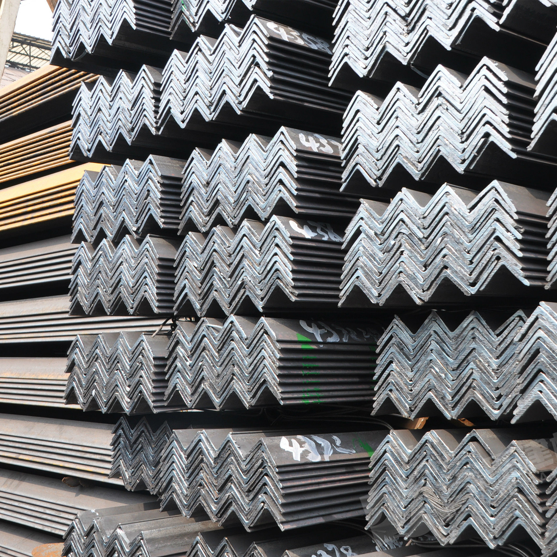 Angle Steel: The Steel Backbone Supporting the Construction and Industrial Sectors