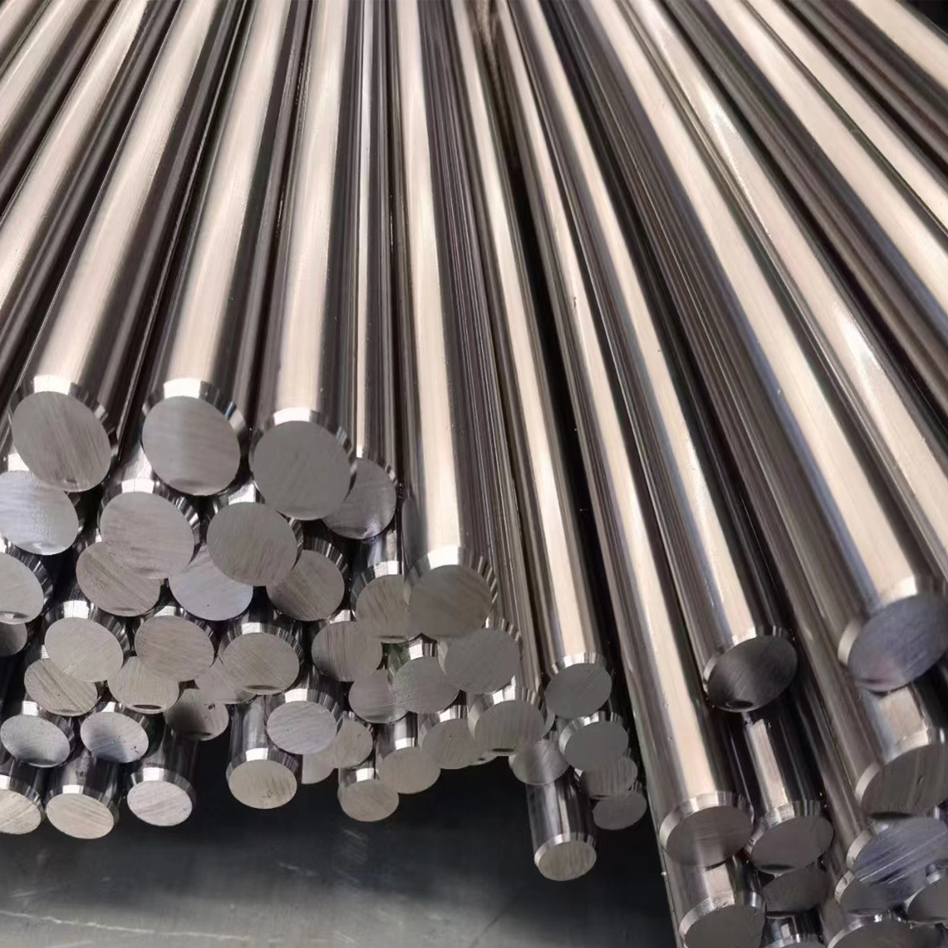 Steel Round Bars: Key Basic Materials in the Industrial Field