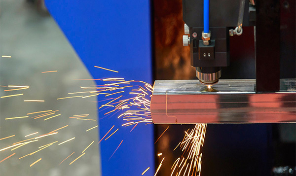 The importance of the application of laser cutting machine in the chassis electric cabinet industry