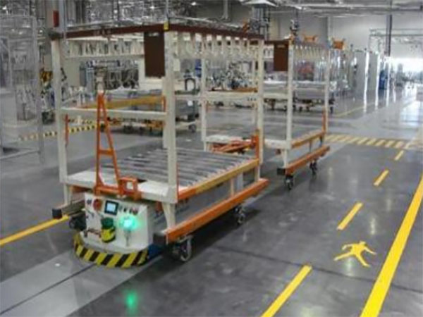 某汽車品牌寧波工廠車身車間--潛伏AGV