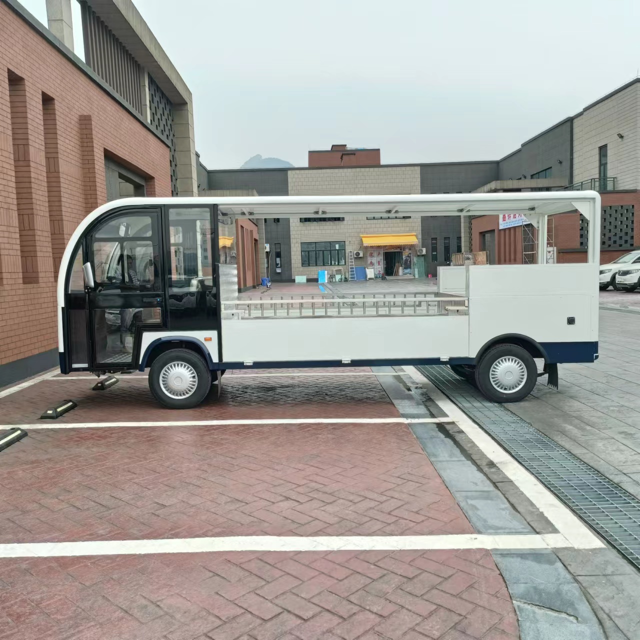 电动运货车、电动送餐车，高颜值新能源功能性特种车，靓丽上岗啦！