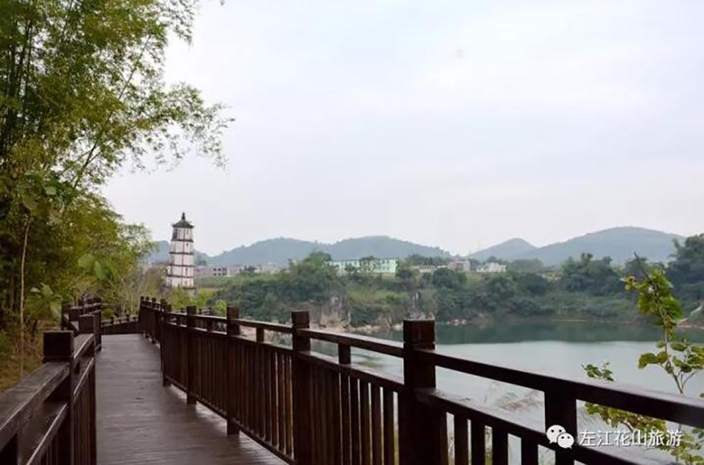 左江斜塔