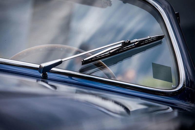 Under what circumstances will the car wipers not wipe cleanly?