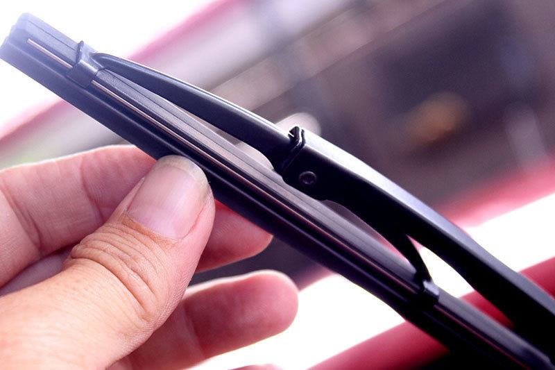 Understanding Automotive Wiper Blades: Essential Knowledge for Vehicle Maintenance
