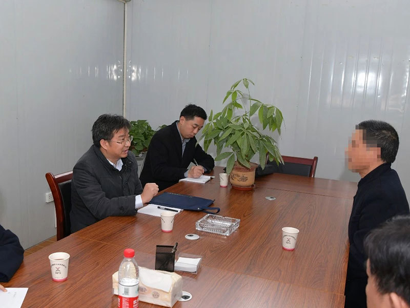 2019年12月18日第十檢察廳廳長徐向春到基層企業(yè)檢查工作