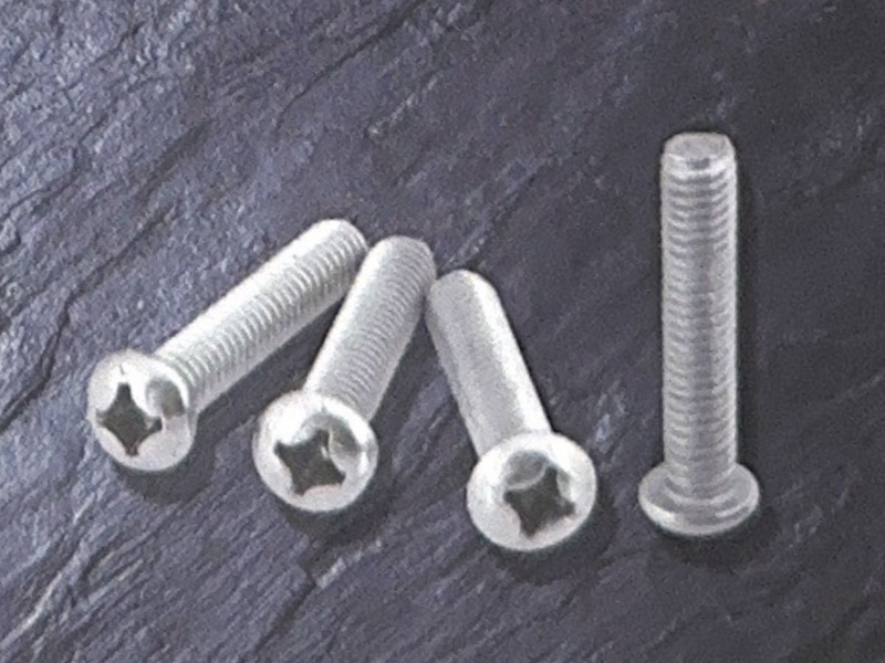 Pan head machine screw