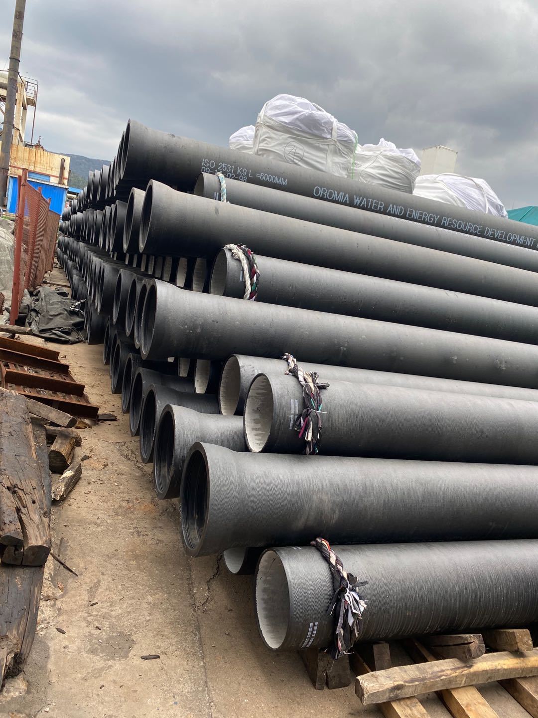 ISO2531/En545 Class K9 Black Bitumen Paint Coated Ductile Cast Iron Pipe Concrete for Water Supply